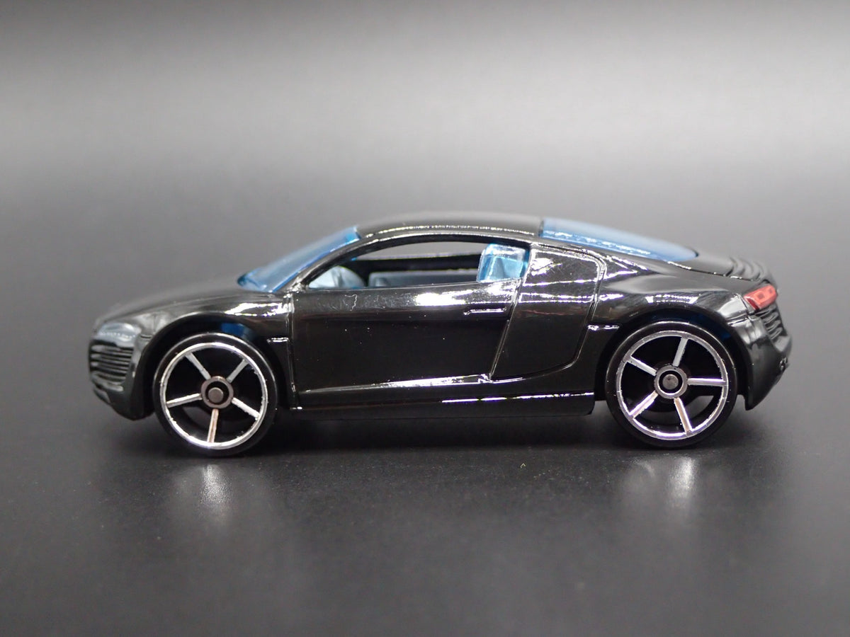 2006-2015 AUDI R8 SUPERCAR RARE 1:64 SCALE COLLECTIBLE DIORAMA DIECAST MODEL CAR-Burning Rubber Toy Company