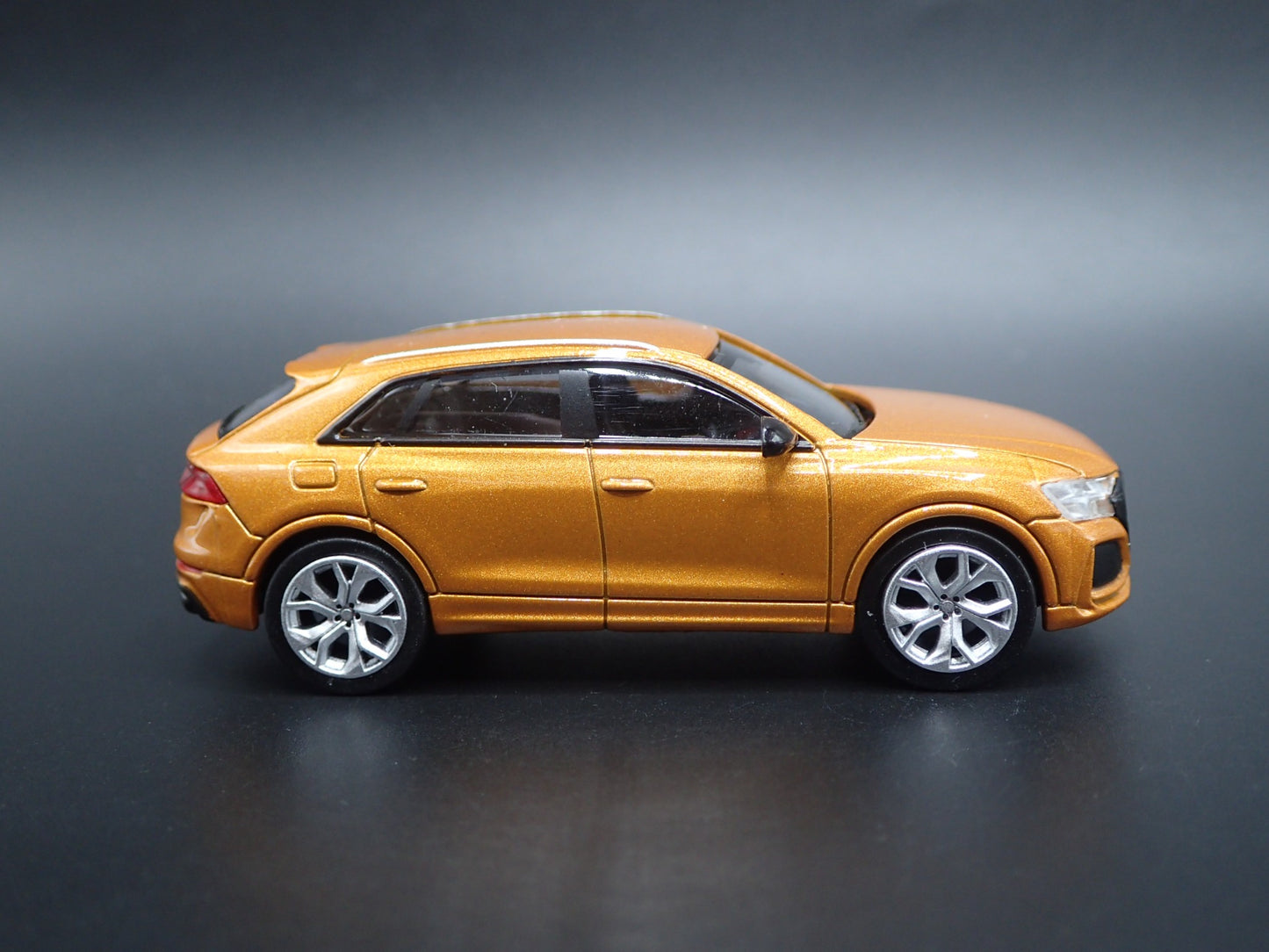 2019-2025 AUDI RS Q8 SUV RARE 1/64 SCALE COLLECTIBLE DIORAMA DIECAST MODEL CAR