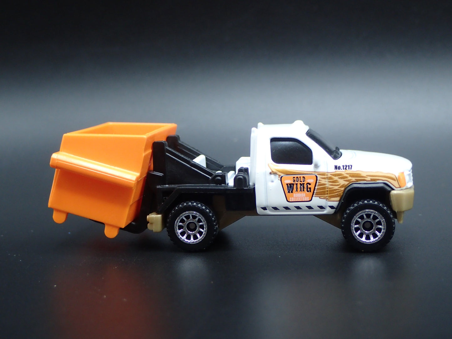 MODERN GARBAGE TRASH TRUCK WITH DUMPSTER 1/64 MB SCALE DIORAMA DIECAST MODEL CAR