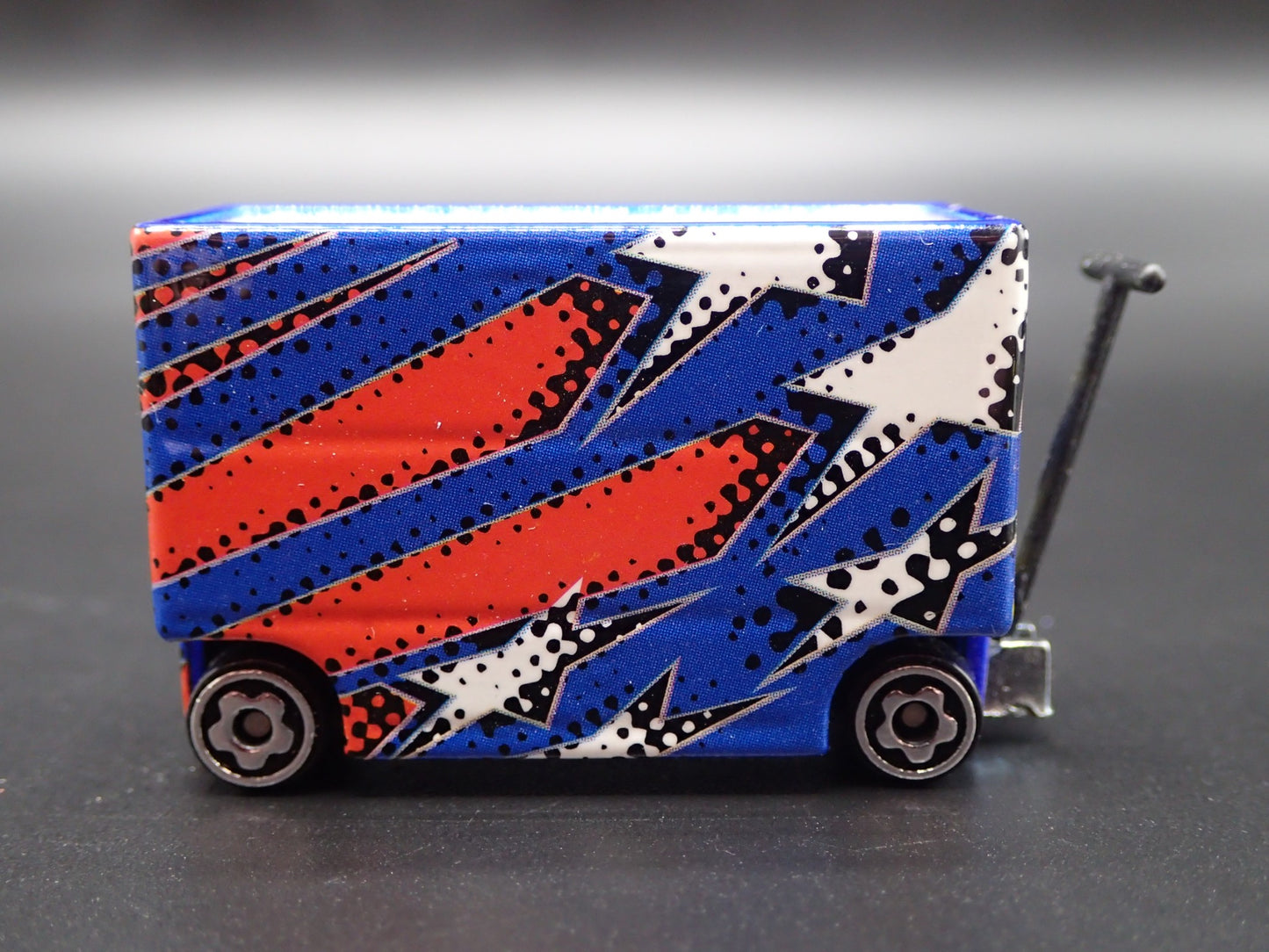 NASCAR TOOL CART WAR WAGON DAYTONA 500 HOT WHEELS 1:64 SCALE DIECAST MODEL CAR