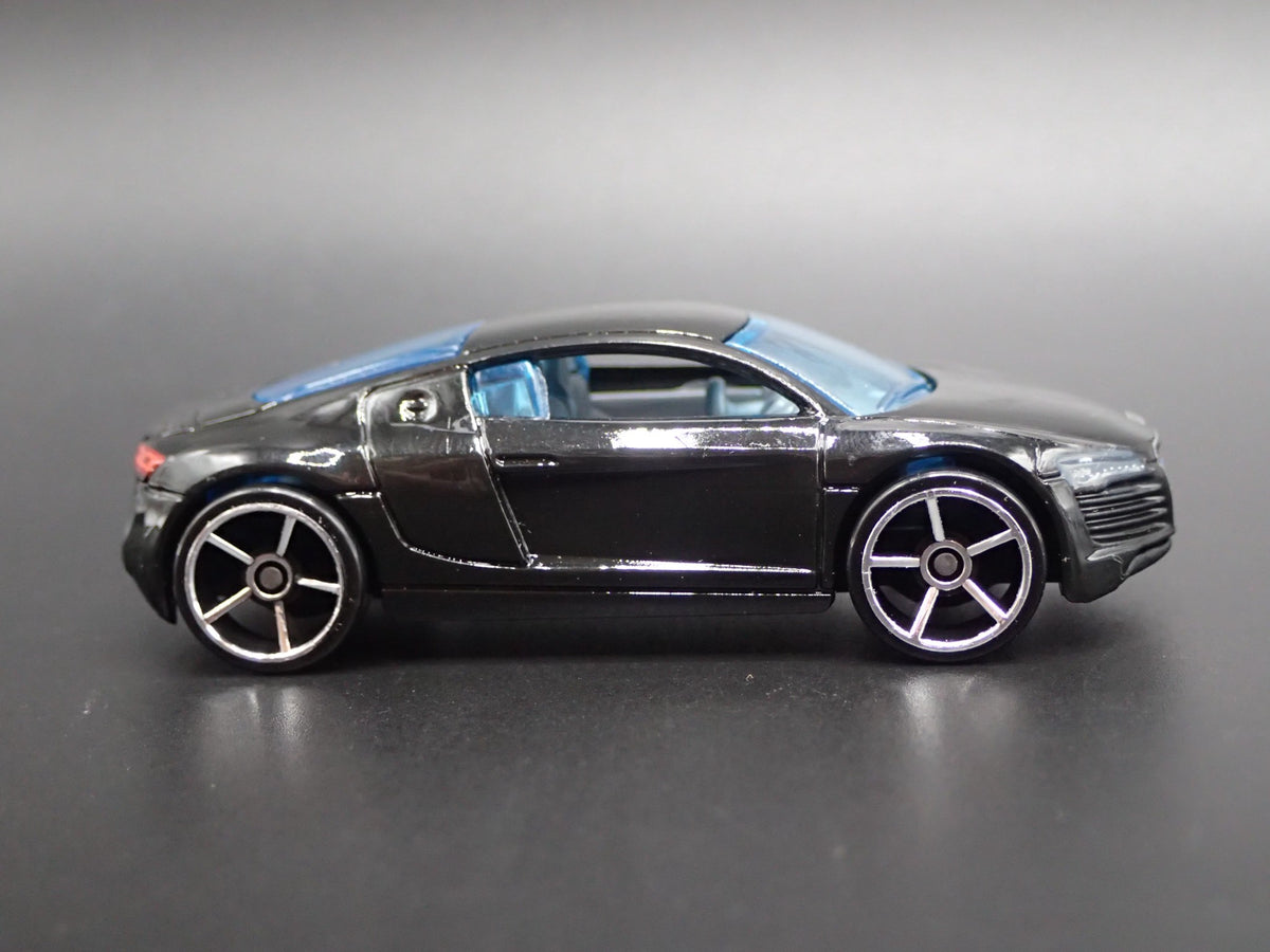 2006-2015 AUDI R8 SUPERCAR RARE 1:64 SCALE COLLECTIBLE DIORAMA DIECAST MODEL CAR-Burning Rubber Toy Company