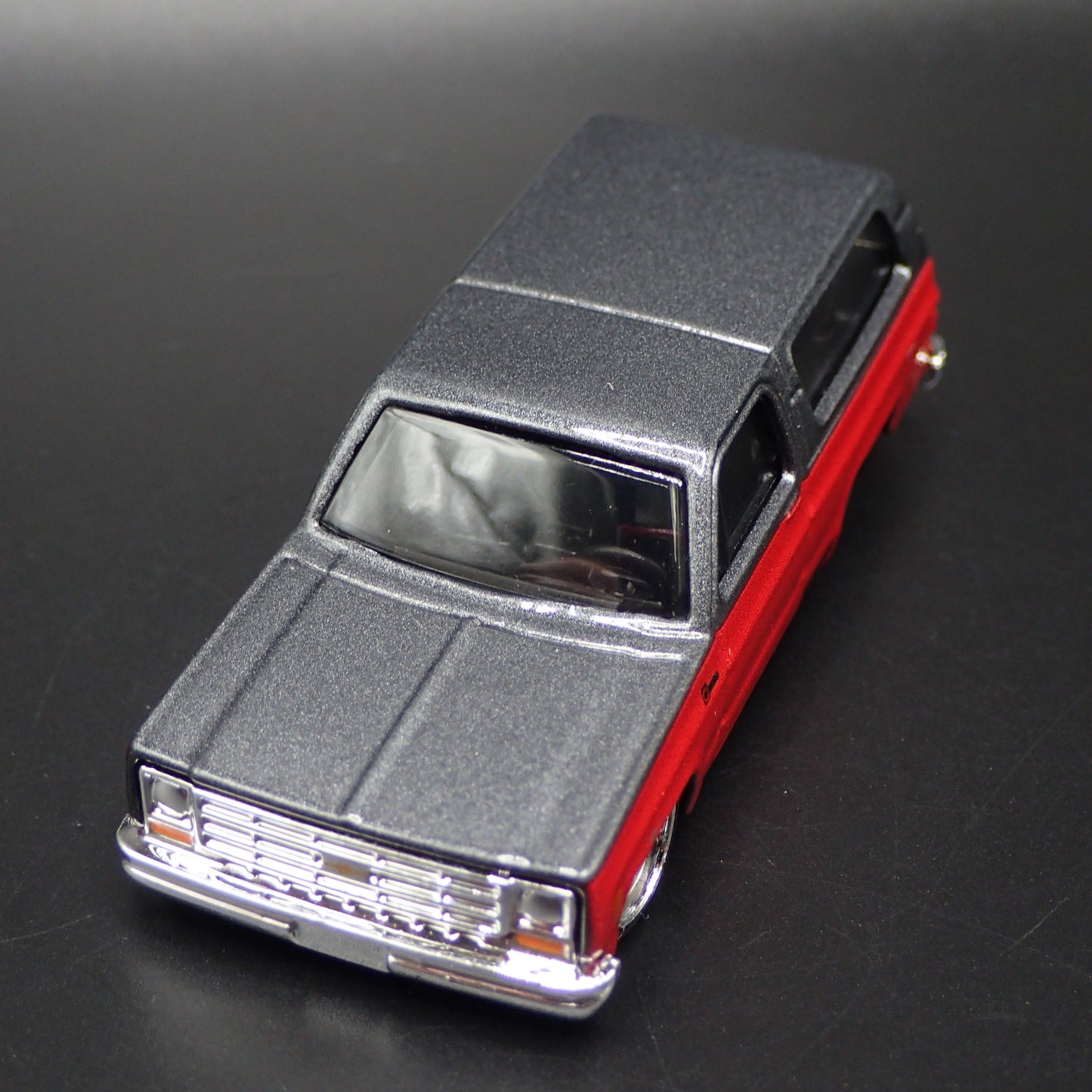 1979 79 CHEVY CHEVROLET K5 BLAZER SQUAREBODY RED 1:64 SCALE DIECAST MODEL CAR