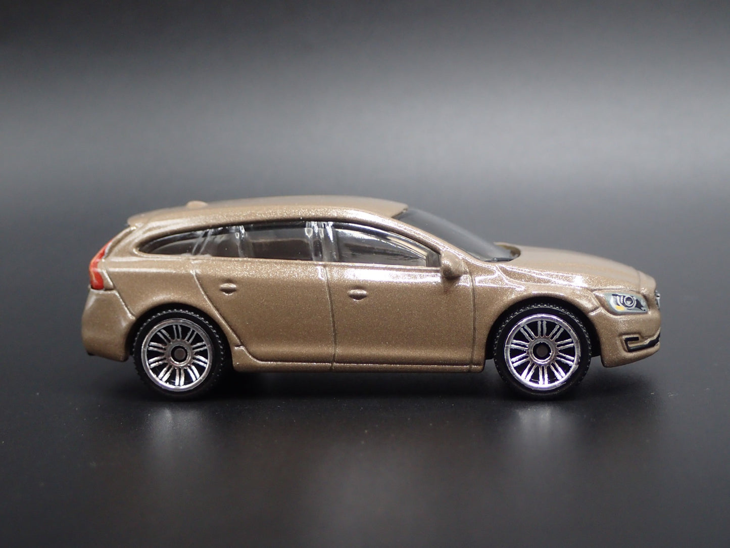 2011-2018 VOLVO V60 STATION WAGON TAN 1:64 SCALE COLLECTIBLE DIECAST MODEL CAR