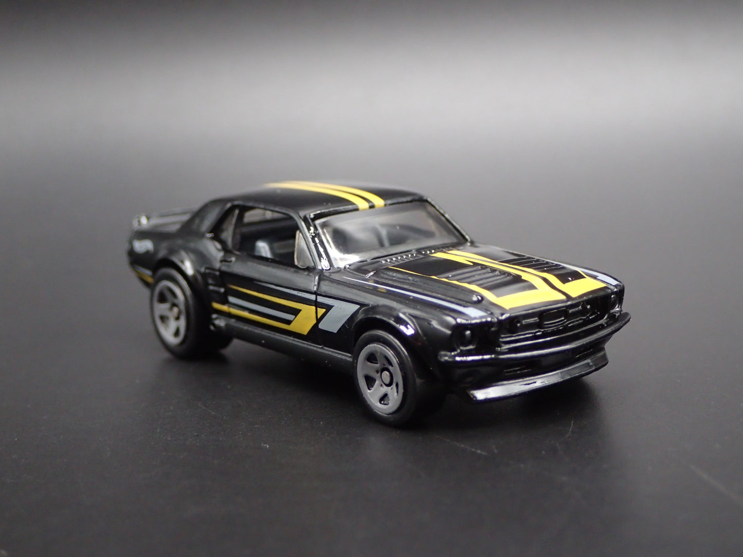 1967 67 FORD MUSTANG COUPE BLACK 1:64 SCALE COLLECTIBLE DIECAST MODEL CAR