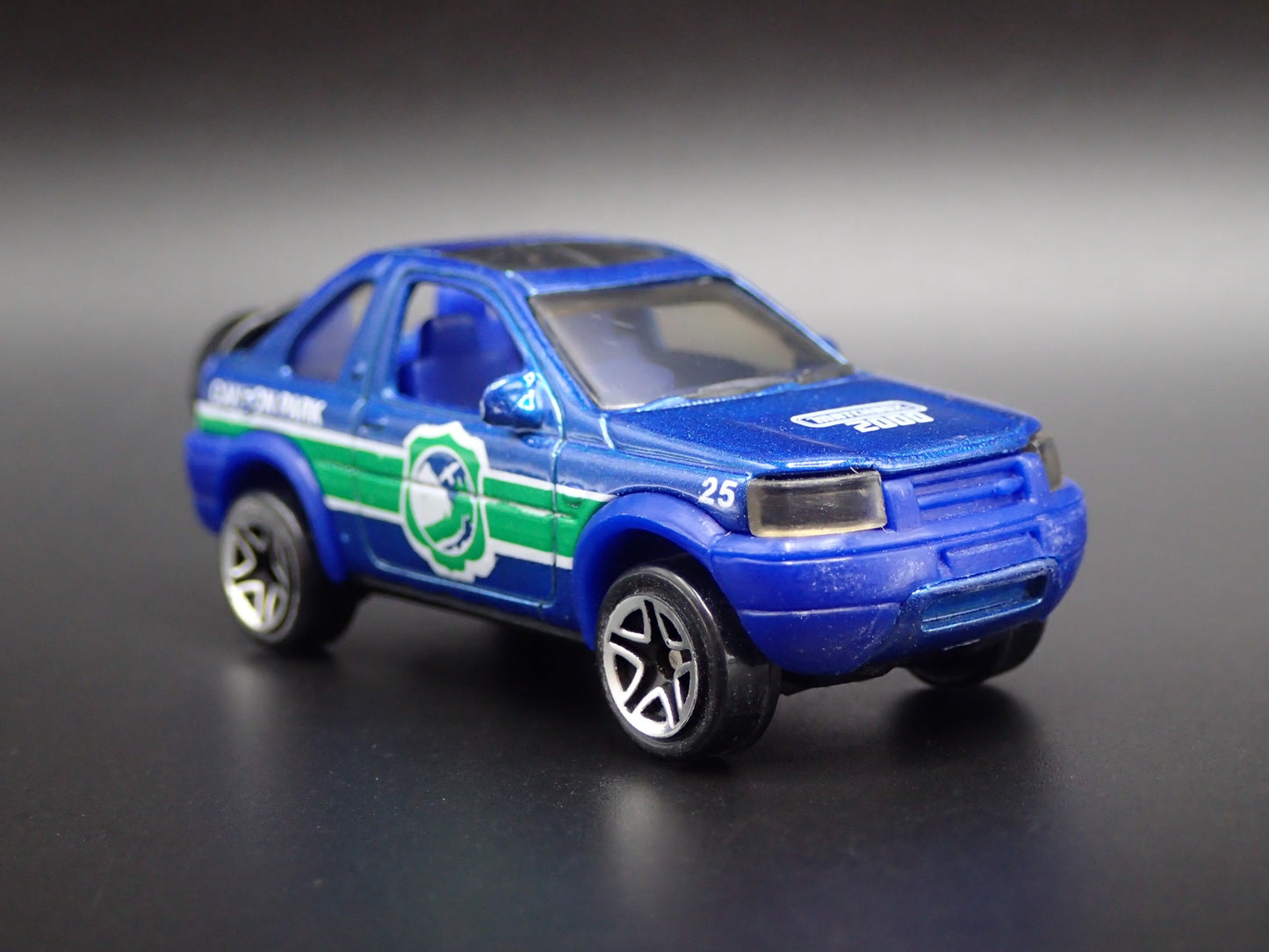 1997-2006 LAND ROVER FREELANDER CANYON PARK 1/64 SCALE DIORAMA DIECAST MODEL CAR