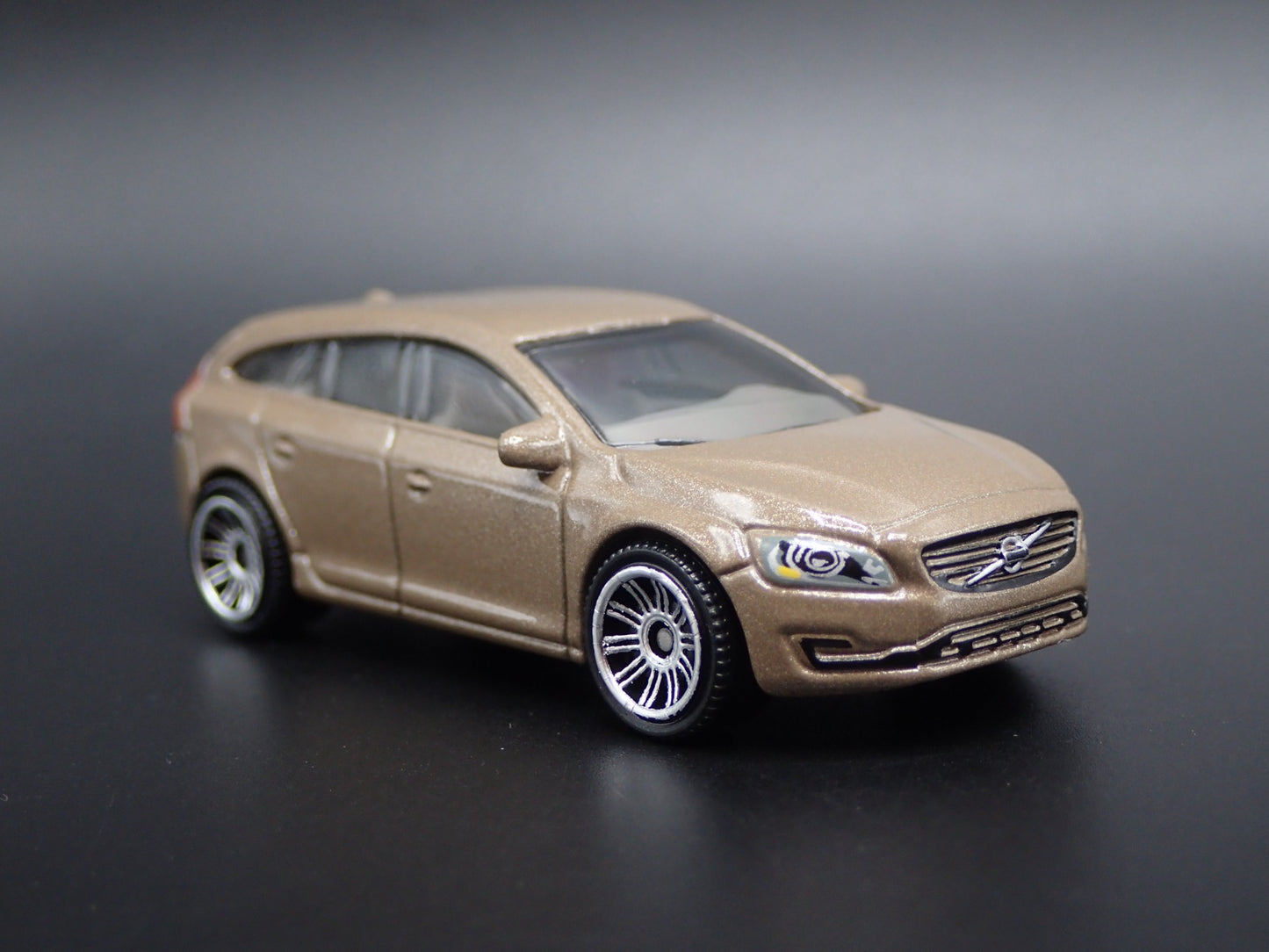 2011-2018 VOLVO V60 STATION WAGON TAN 1:64 SCALE COLLECTIBLE DIECAST MODEL CAR