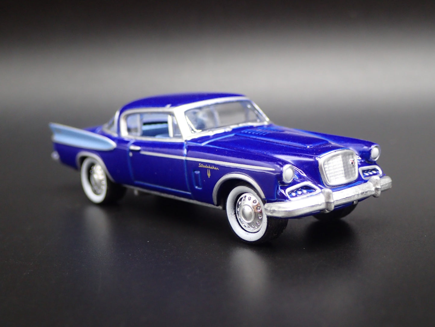 1957 57 STUDEBAKER GOLDEN HAWK 1:64 SCALE COLLECTIBLE DIORAMA DIECAST MODEL CAR