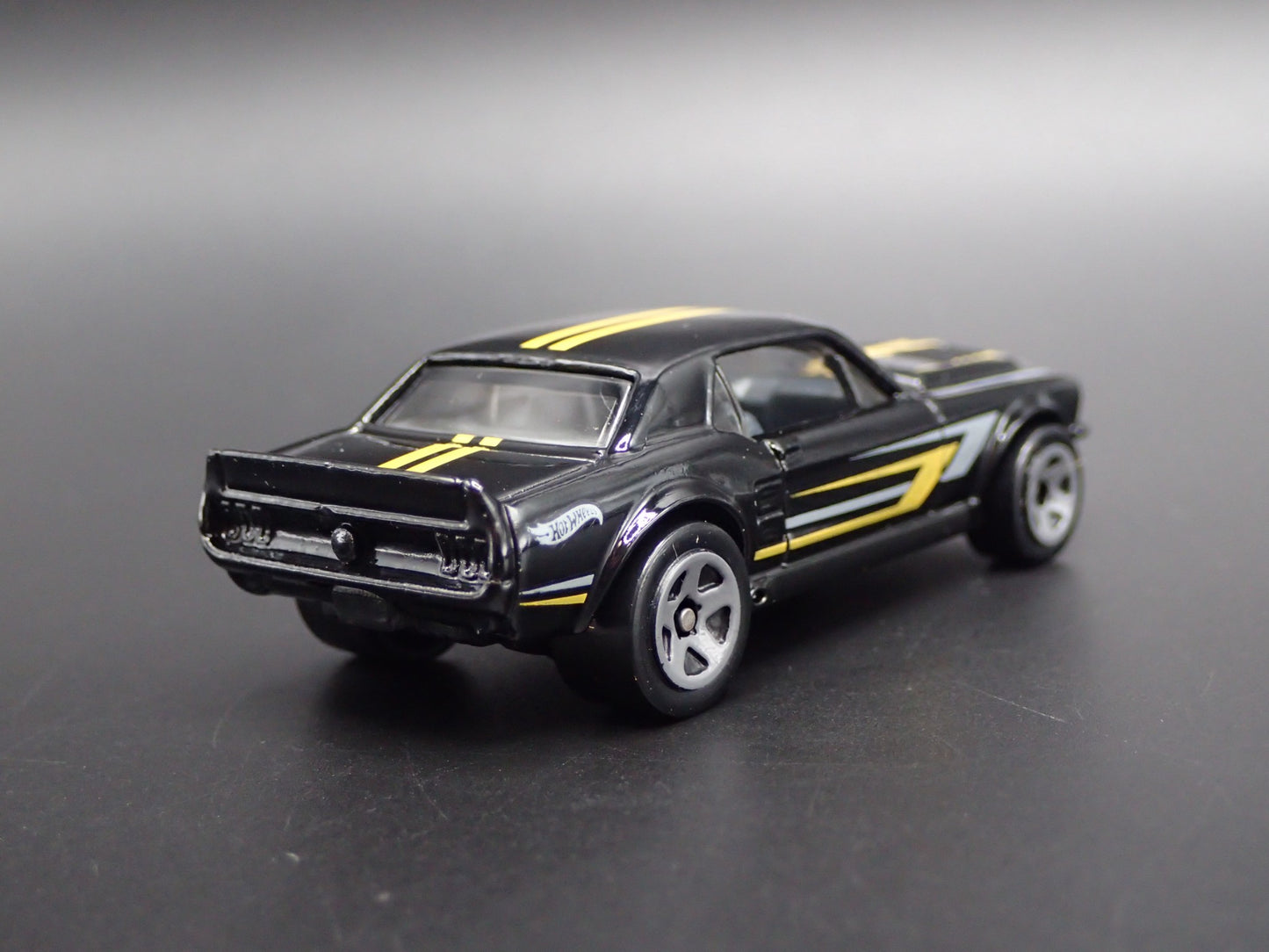 1967 67 FORD MUSTANG COUPE BLACK 1:64 SCALE COLLECTIBLE DIECAST MODEL CAR