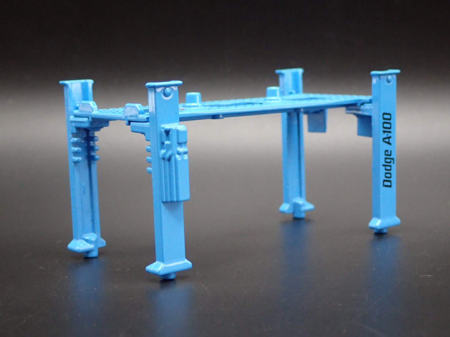 DODGE A100 1:64 SCALE AUTO SHOP MECHANIC GARAGE 4 POST CAR LIFT DIECAST MODEL