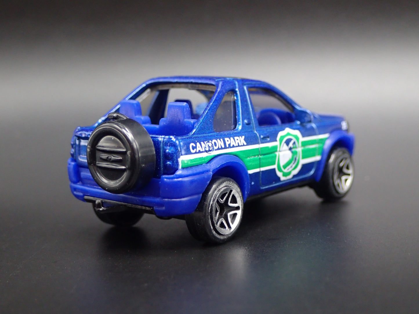 1997-2006 LAND ROVER FREELANDER CANYON PARK 1/64 SCALE DIORAMA DIECAST MODEL CAR