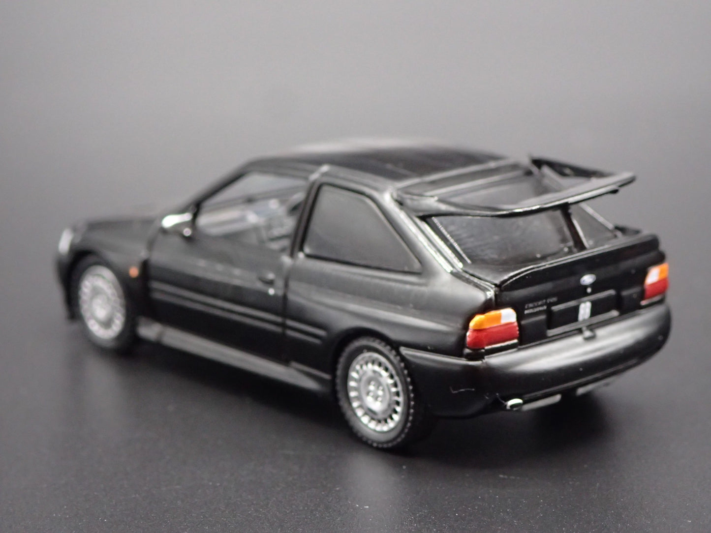 1994 94 FORD ESCORT RS COSWORTH MONTE CARLO 1:64 SCALE DIORAMA DIECAST MODEL CAR