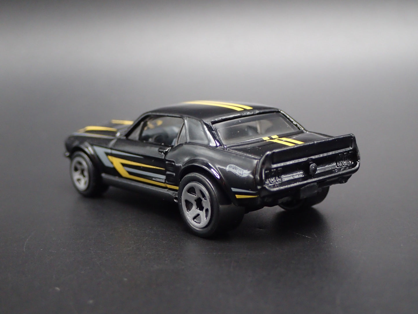 1967 67 FORD MUSTANG COUPE BLACK 1:64 SCALE COLLECTIBLE DIECAST MODEL CAR