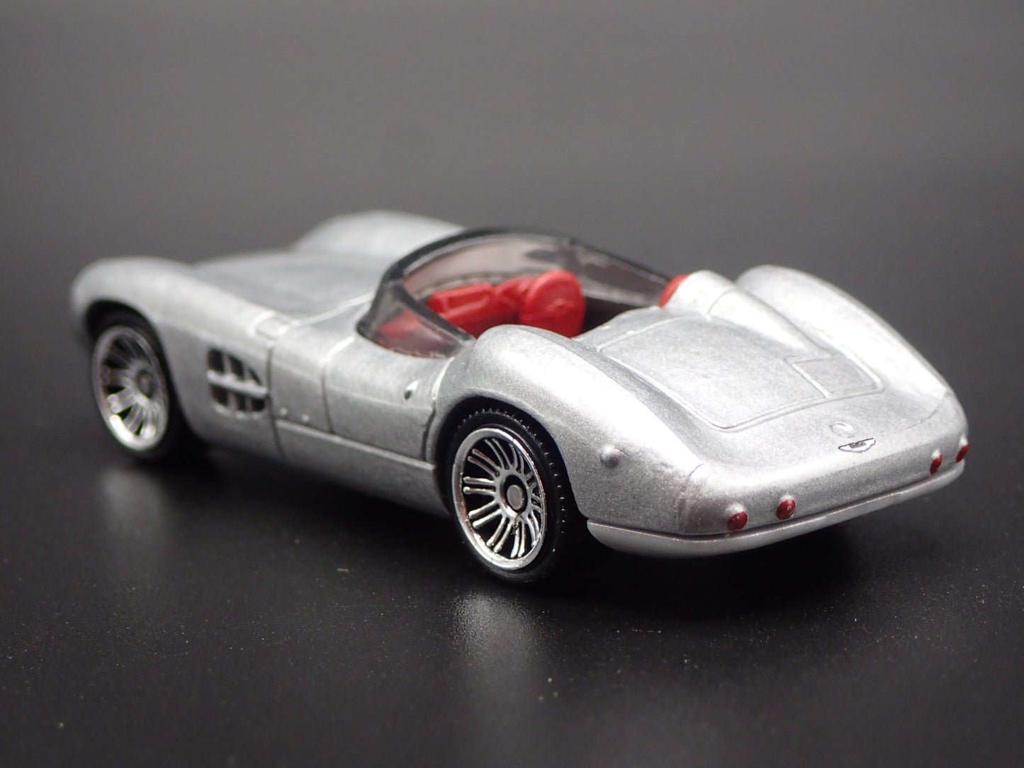 1956 56 ASTON MARTIN DBR1 CONVERTIBLE RARE 1/64 SCALE DIORAMA DIECAST MODEL CAR