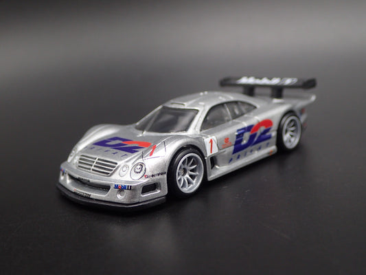 MERCEDES-BENZ CLK-GTR RACE CAR 1:64 SCALE COLLECTIBLE DIORAMA DIECAST MODEL CAR
