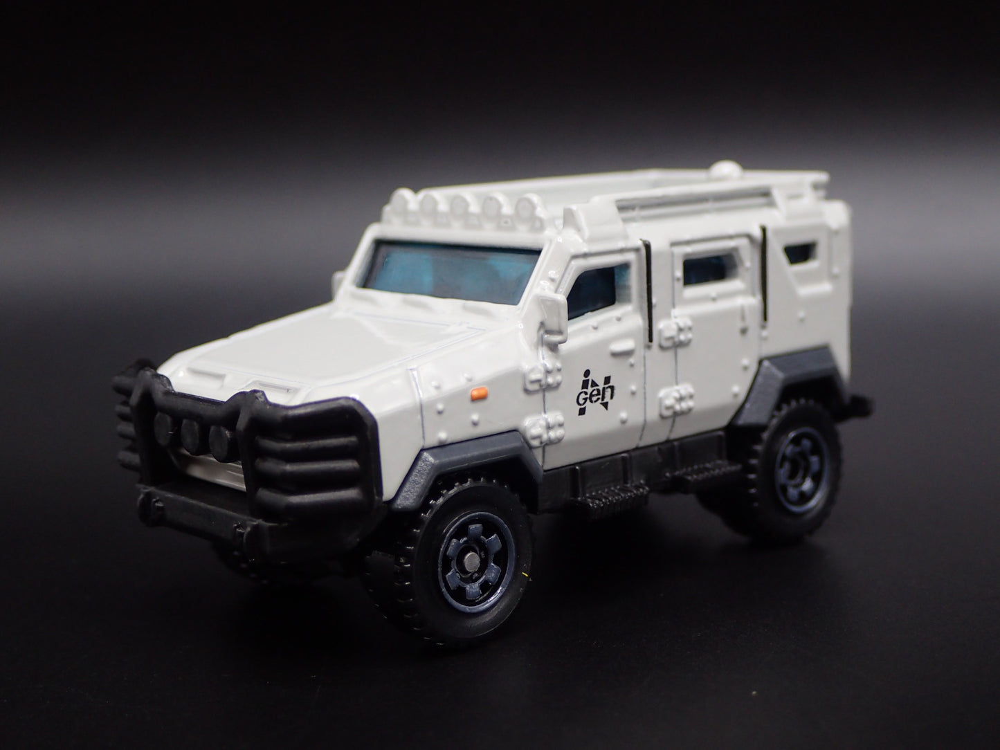 2010 10 TEXTRON TIGER INGEN ARMORED JURASSIC WORLD 1:64 SCALE DIECAST MODEL CAR