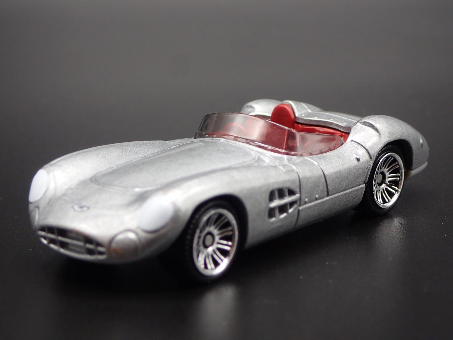 1956 56 ASTON MARTIN DBR1 CONVERTIBLE RARE 1/64 SCALE DIORAMA DIECAST MODEL CAR