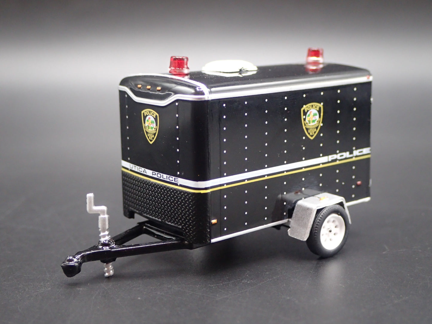 UTICA, NEW YORK POLICE DEPT SMALL CARGO TRAILER 1:64 SCALE DIORAMA MODEL CAR