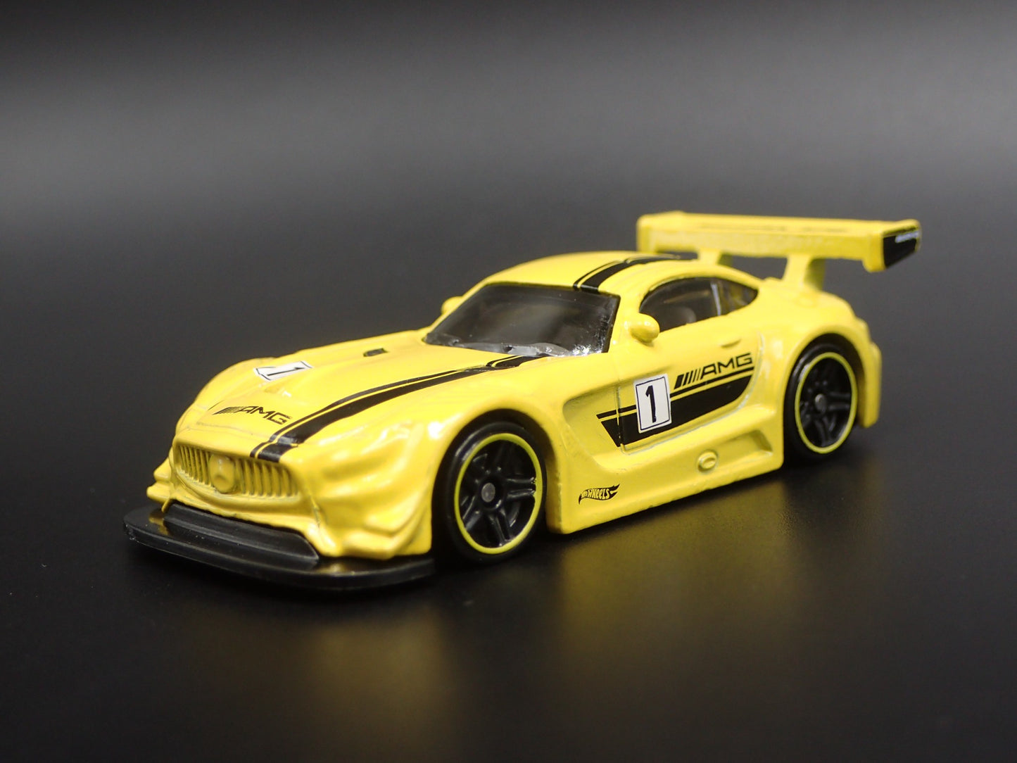 2016 16 MERCEDES-BENZ AMG GT3 YELLOW 1:64 SCALE COLLECTIBLE DIECAST MODEL CAR