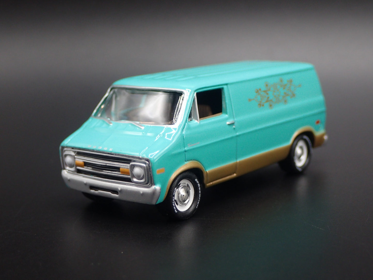 1976 76 DODGE TRADESMAN VAN WITH HITCH 1/64 SCALE COLLECTIBLE DIECAST MODEL CAR