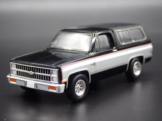 1981 81 CHEVY CHEVROLET K5 BLAZER SQUAREBODY HITCH 1:64 SCALE DIECAST MODEL CAR