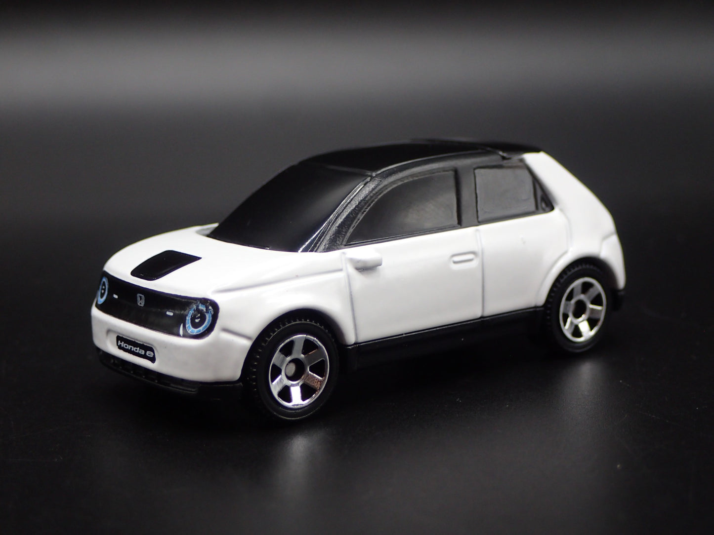 2020-2024 HONDA E ELECTRIC CAR 1:64 SCALE COLLECTIBLE DIORAMA DIECAST MODEL CAR