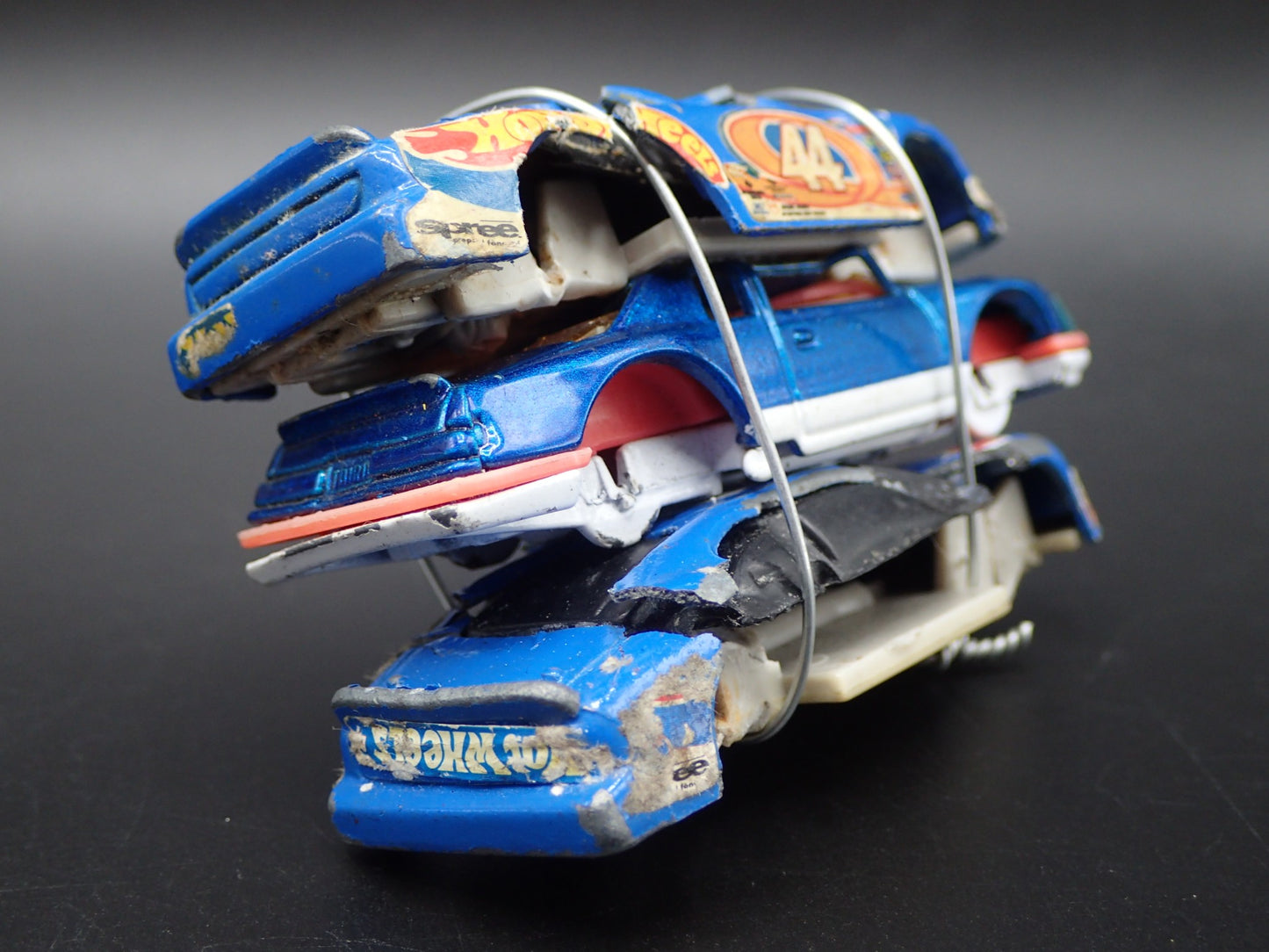 VINTAGE NASCAR 3 CARS CRUSHED ON A FLATBED TRAILER 1:64 SCALE DIECAST MODEL CAR