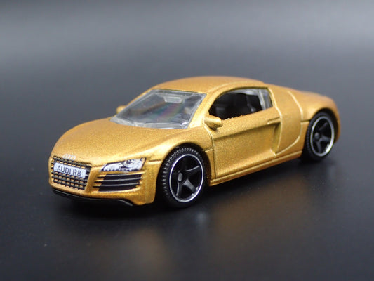 2006-2015 AUDI R8 SUPERCAR GOLD 1:64 SCALE COLLECTIBLE DIORAMA DIECAST MODEL CAR