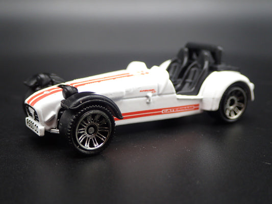 2008-2014 CATERHAM SUPERLIGHT R500 WHITE 1:64 SCALE DIORAMA DIECAST MODEL CAR