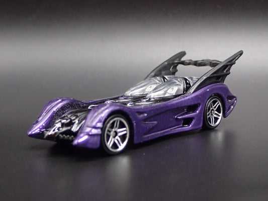 BATMAN BATMOBILE RARE 1:64 SCALE COLLECTIBLE DIORAMA DIECAST MODEL CAR