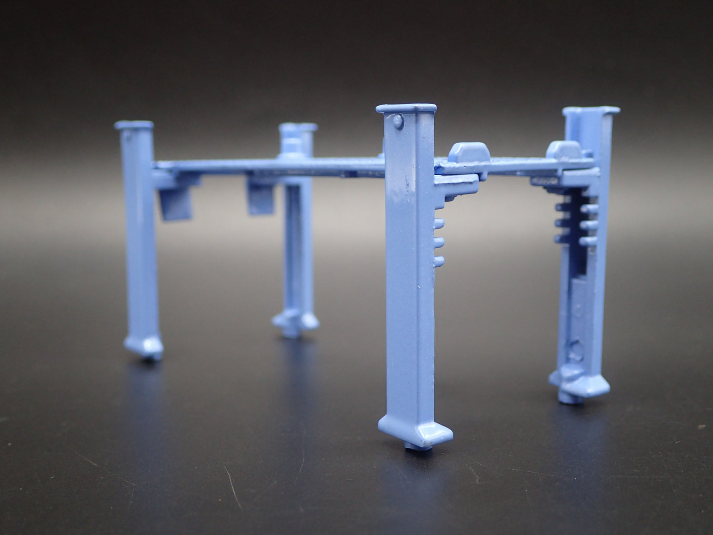 SHELBY GT500 1:64 SCALE AUTO SHOP MECHANIC GARAGE 4 POST CAR LIFT DIORAMA MODEL