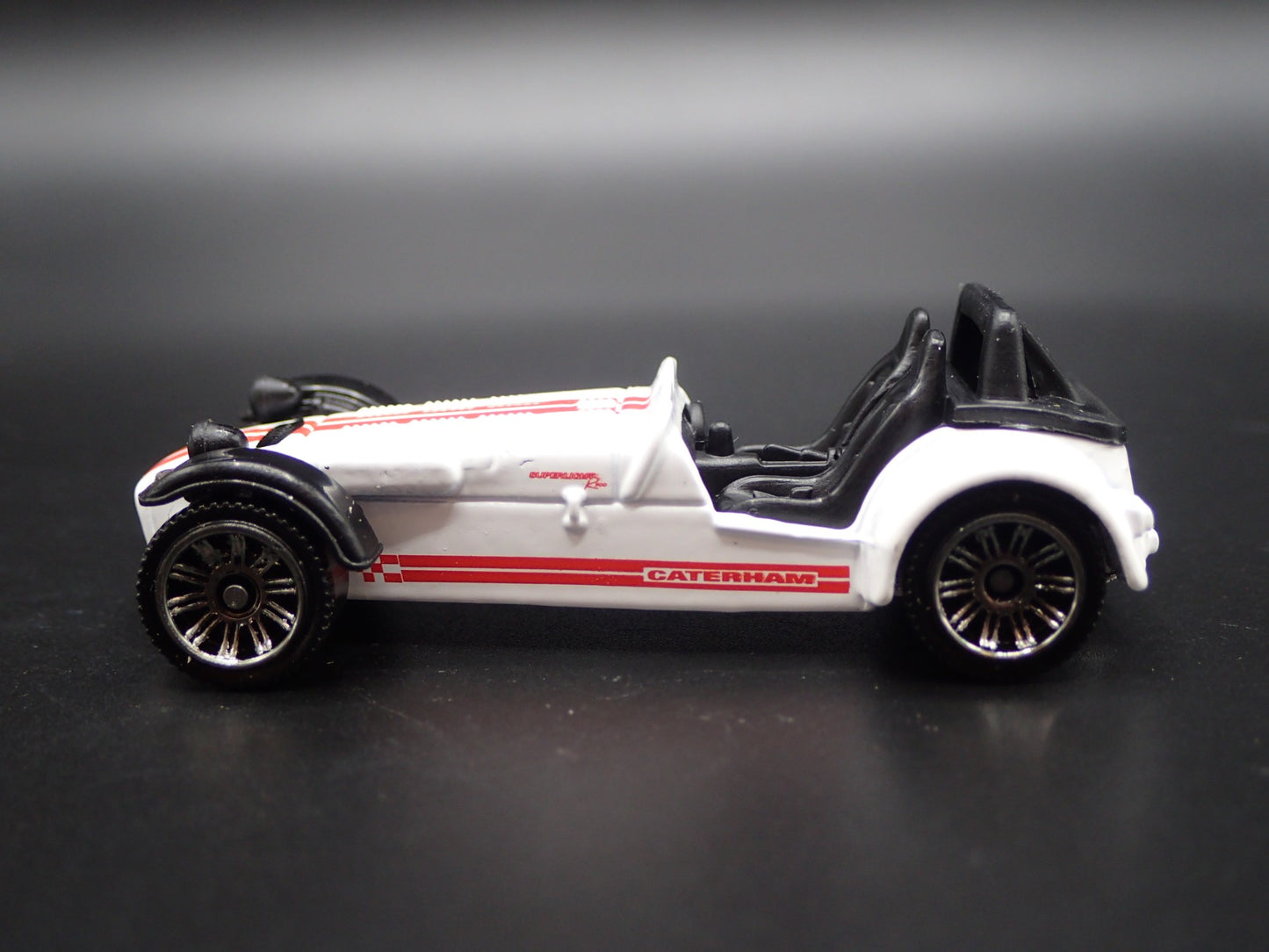 2008-2014 CATERHAM SUPERLIGHT R500 WHITE 1:64 SCALE DIORAMA DIECAST MODEL CAR