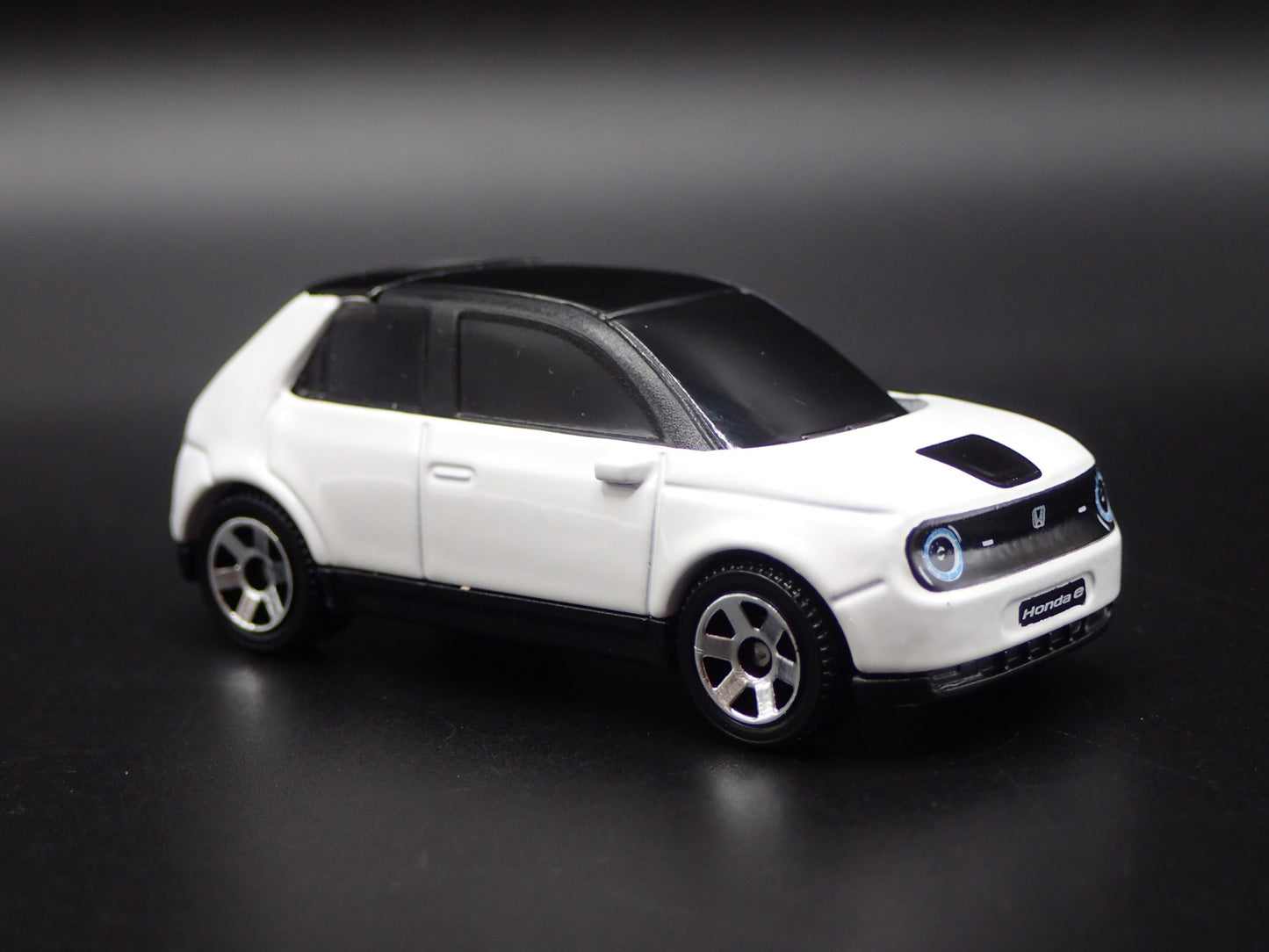 2020-2024 HONDA E ELECTRIC CAR 1:64 SCALE COLLECTIBLE DIORAMA DIECAST MODEL CAR