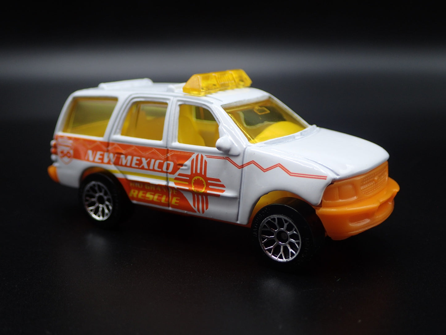 2003 - 2006 FORD EXPEDITION NEW MEXICO RIO RESCUE 1:64 SCALE DIECAST MODEL CAR