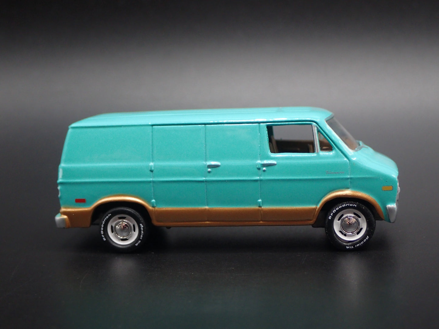1976 76 DODGE TRADESMAN VAN 1/64 SCALE COLLECTIBLE DIORAMA DIECAST MODEL CAR