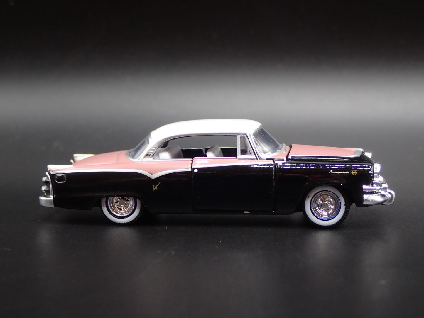 1955 55 DODGE ROYAL LANCER RARE 1/64 SCALE COLLECTIBLE DIORAMA DIECAST MODEL CAR
