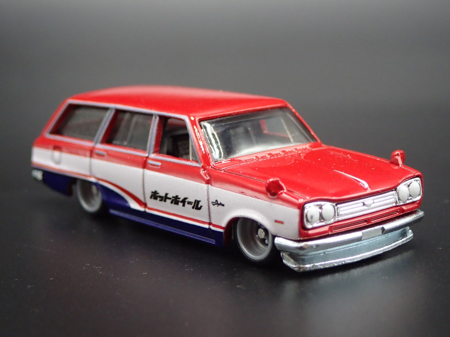 1968-1972 NISSAN C10 SKYLINE WAGON RARE 1:64 SCALE COLLECTIBLE DIECAST MODEL CAR
