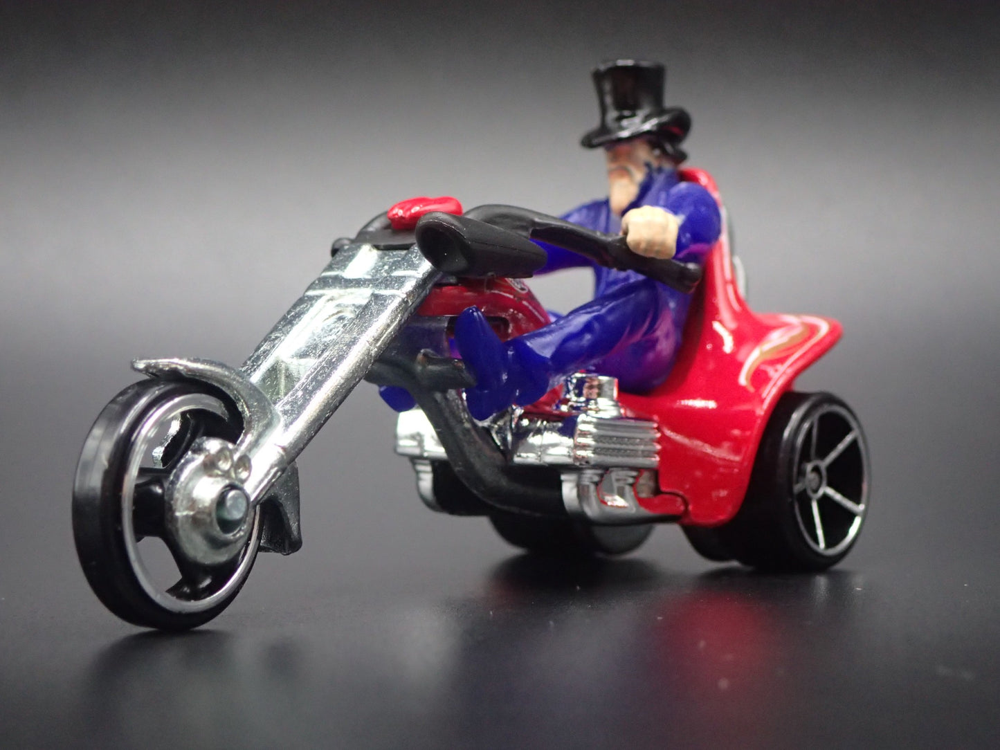 3 SQUEALER MOTORCYCLE HOT WHEELS RED 1:64 HW SCALE DIORAMA DIECAST MODEL CAR