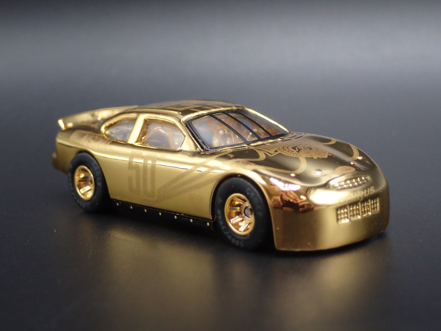 1998 98 FORD TAURUS NASCAR 50TH ANNIVERSARY 1/64 SCALE DIORAMA DIECAST MODEL CAR