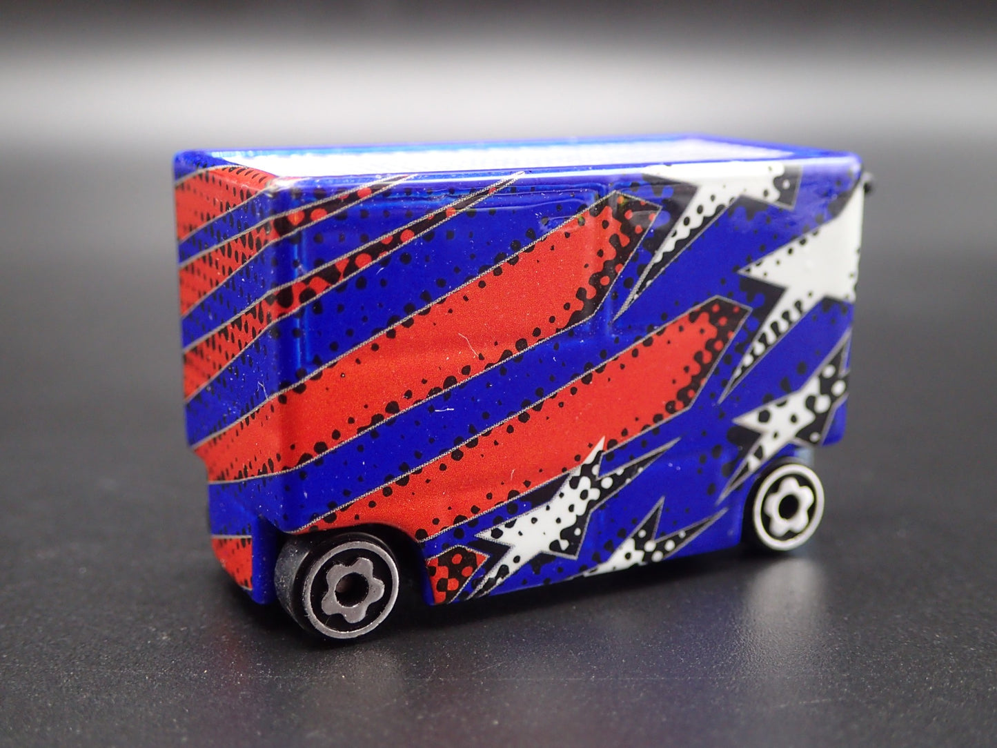 NASCAR TOOL CART WAR WAGON DAYTONA 500 WOODY 1:64 SCALE DIECAST MODEL CAR