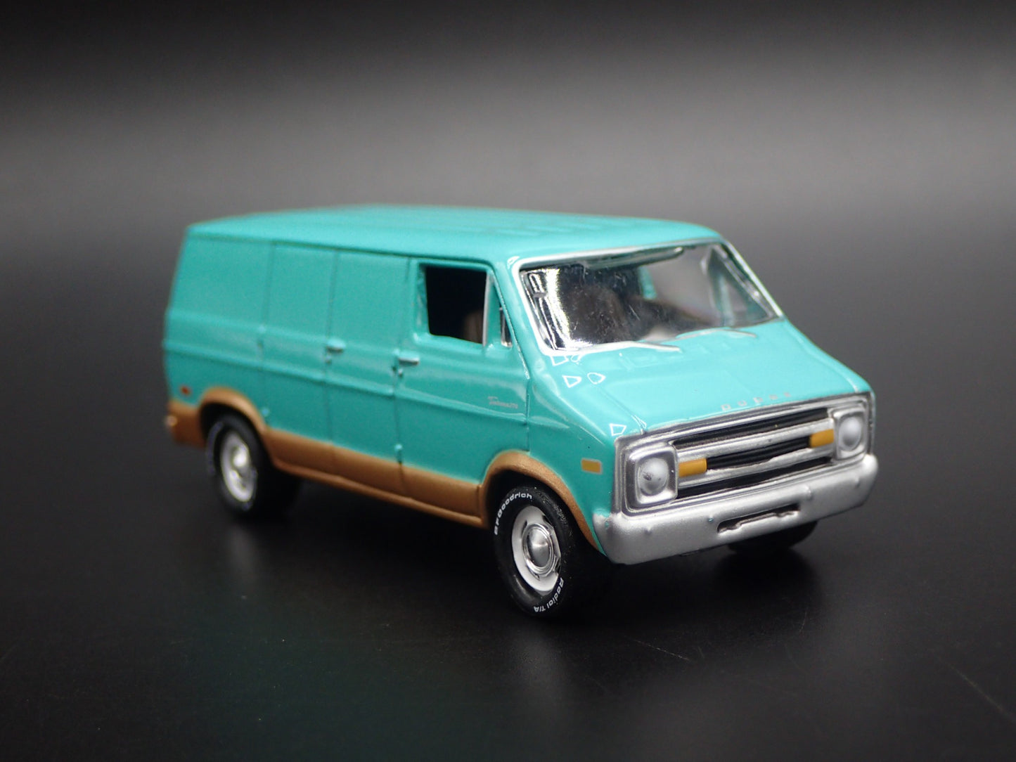1976 76 DODGE TRADESMAN VAN 1/64 SCALE COLLECTIBLE DIORAMA DIECAST MODEL CAR