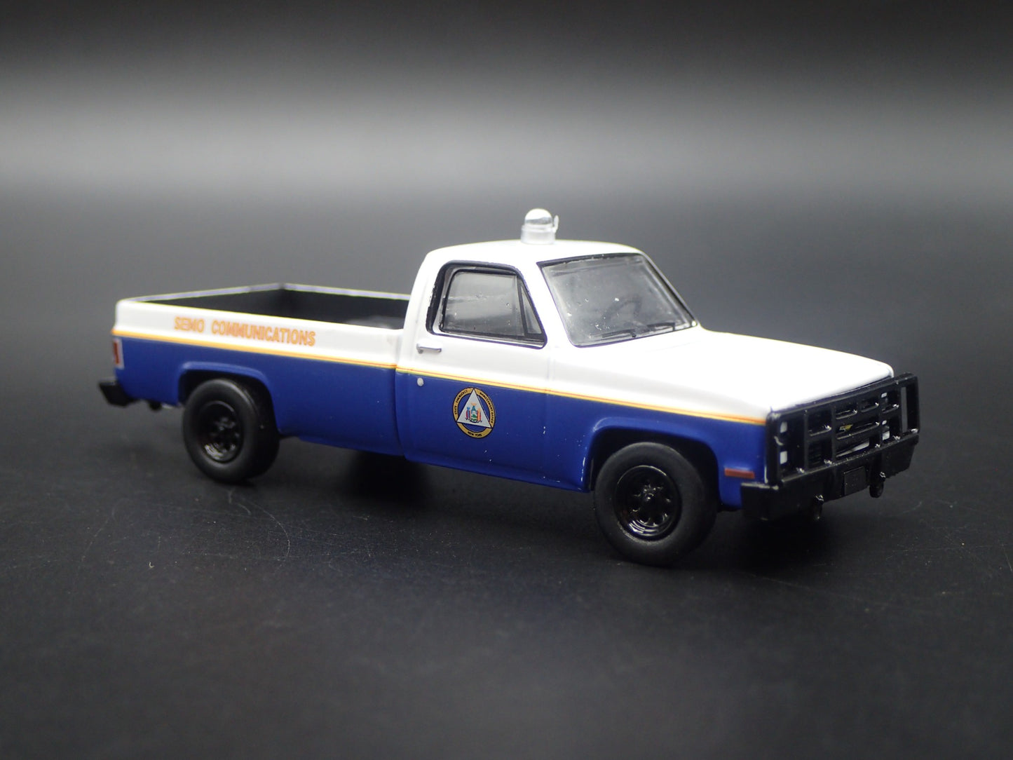 1986 86 CHEVY CHEVROLET TRUCK M1008 SQUAREBODY NEW YORK 1:64 DIECAST MODEL CAR
