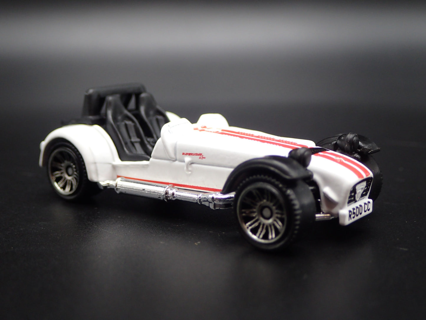 2008-2014 CATERHAM SUPERLIGHT R500 WHITE 1:64 SCALE DIORAMA DIECAST MODEL CAR