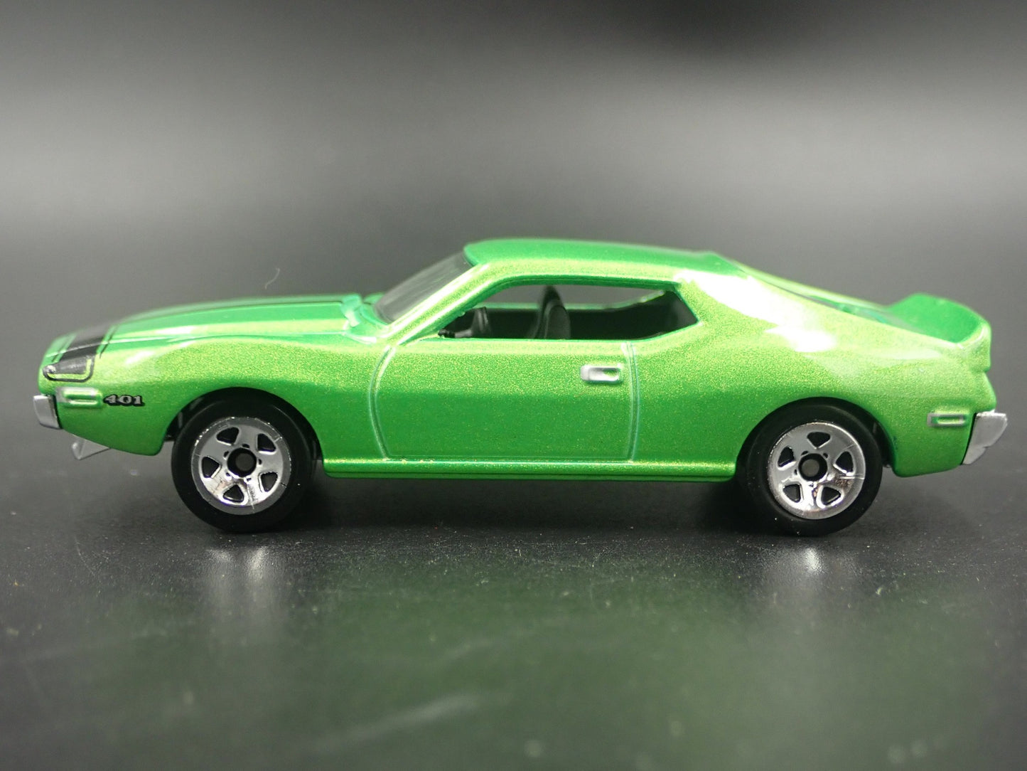 1971 71 AMC JAVELIN AMX RARE 1:64 SCALE COLLECTIBLE DIORAMA DIECAST MODEL CAR