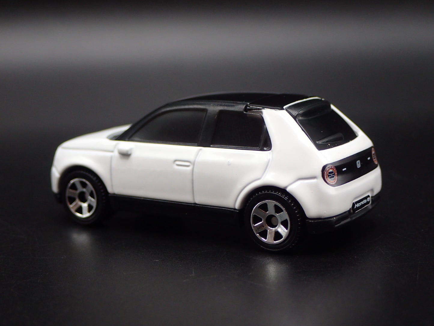 2020-2024 HONDA E ELECTRIC CAR 1:64 SCALE COLLECTIBLE DIORAMA DIECAST MODEL CAR