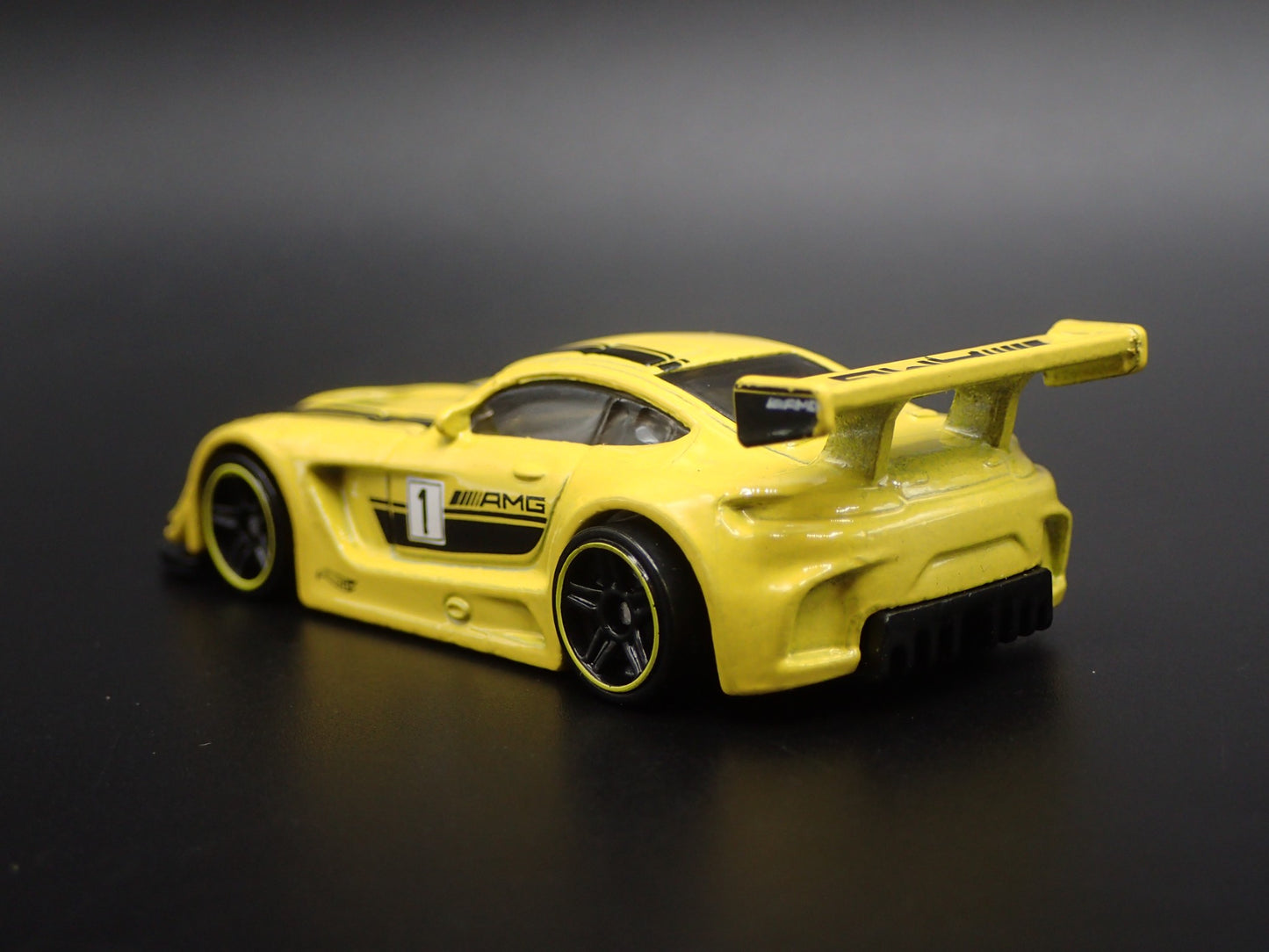 2016 16 MERCEDES-BENZ AMG GT3 YELLOW 1:64 SCALE COLLECTIBLE DIECAST MODEL CAR