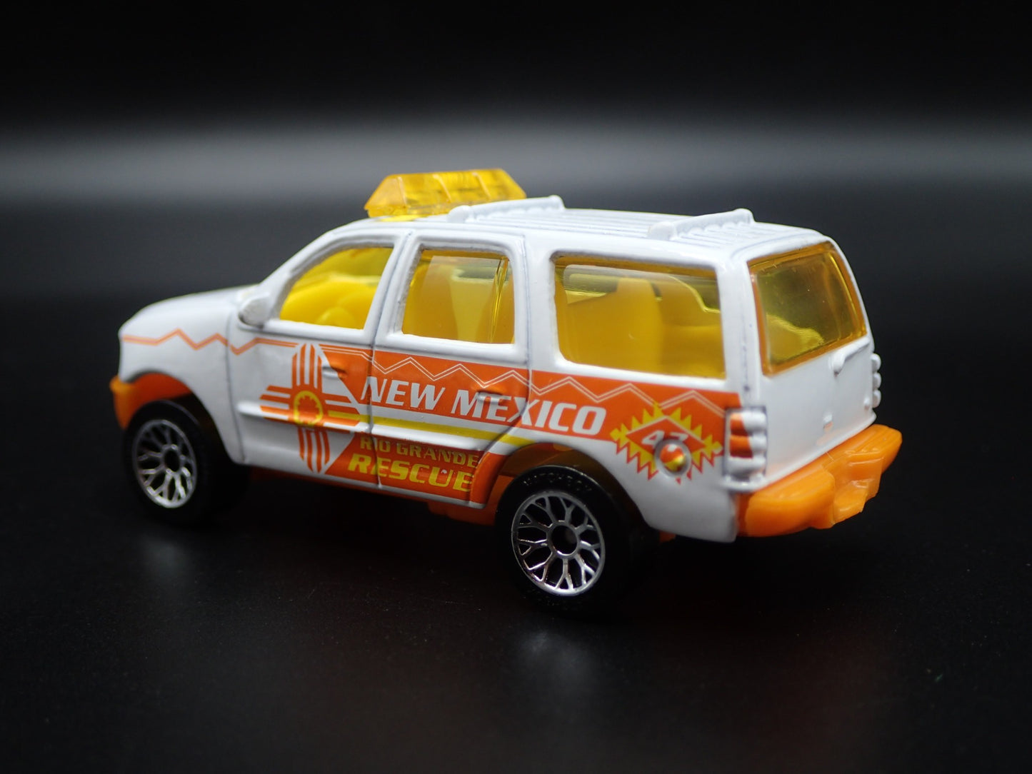 2003 - 2006 FORD EXPEDITION NEW MEXICO RIO RESCUE 1:64 SCALE DIECAST MODEL CAR