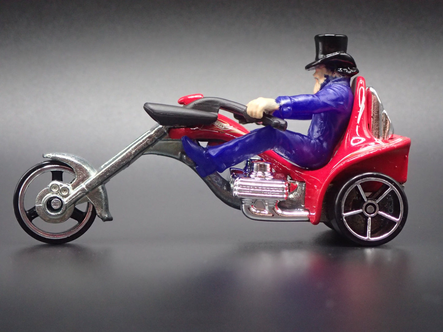 3 SQUEALER MOTORCYCLE HOT WHEELS RED 1:64 HW SCALE DIORAMA DIECAST MODEL CAR