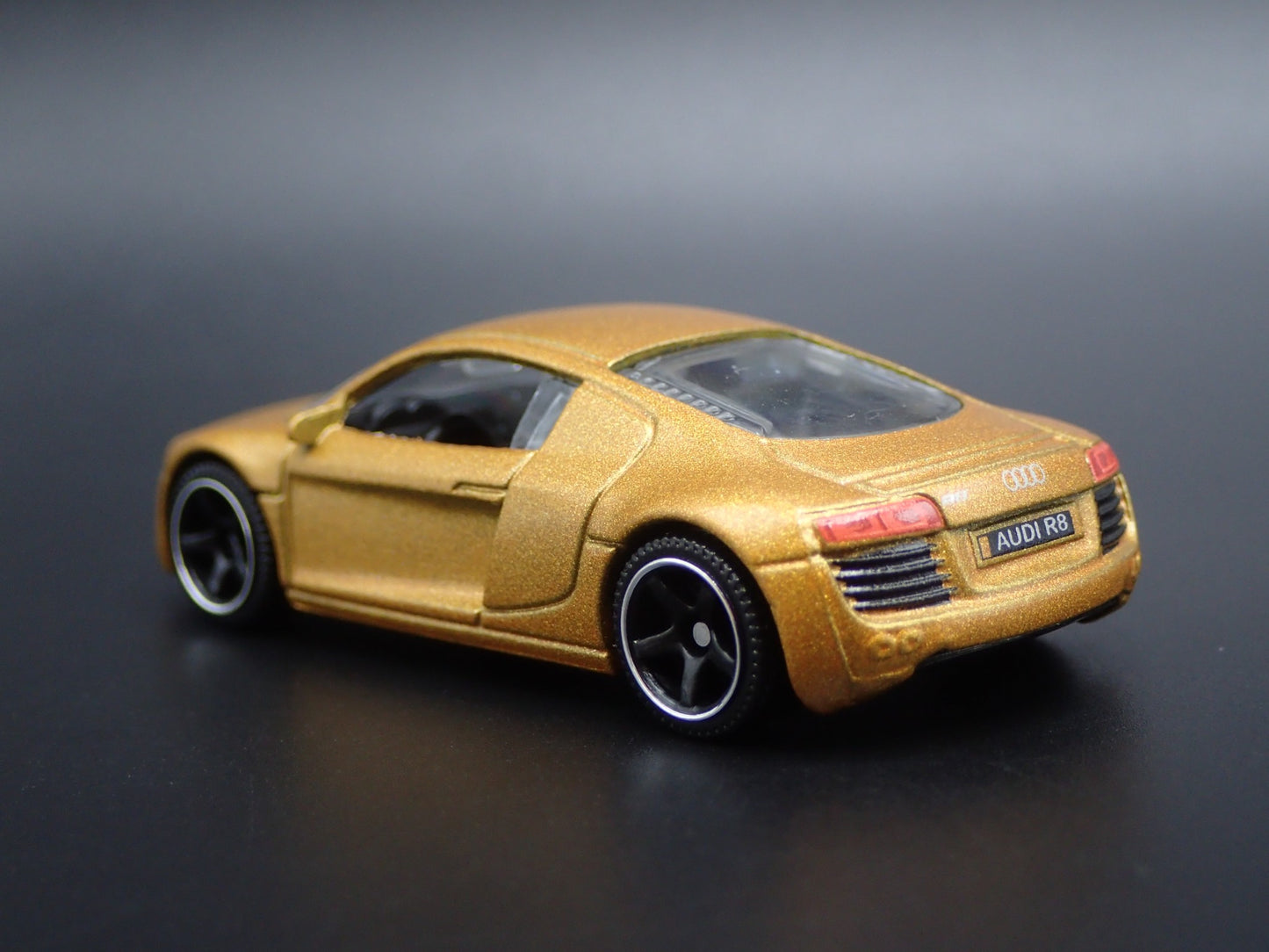 2006-2015 AUDI R8 SUPERCAR GOLD 1:64 SCALE COLLECTIBLE DIORAMA DIECAST MODEL CAR