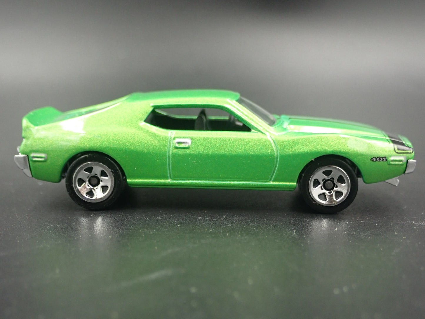 1971 71 AMC JAVELIN AMX RARE 1:64 SCALE COLLECTIBLE DIORAMA DIECAST MODEL CAR