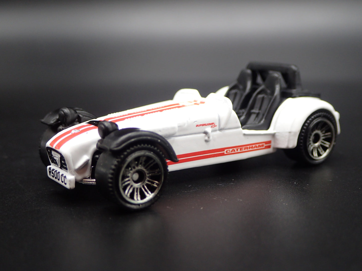 2008-2014 CATERHAM SUPERLIGHT R500 WHITE 1:64 SCALE DIORAMA DIECAST MODEL CAR